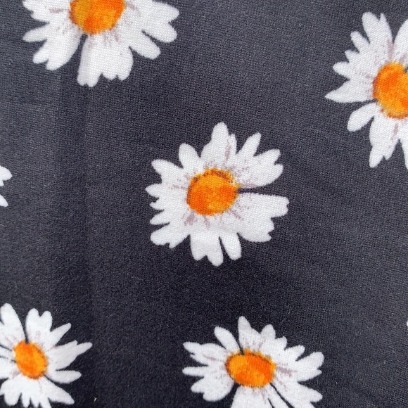 Zenana Black White Daisy Floral Print Cami Top Skirt Set - Picture 12 of 14